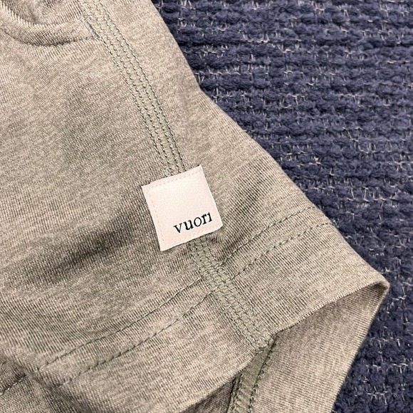 Vuori Performance Shorts Womens Medium Khaki Green Heathered Athletic Drawstring - Picture 4 of 8